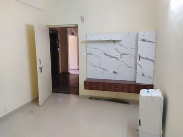 Room in 2 BHK Apartment at Signature Roselia Phase 2, Sector 95a – for Rent