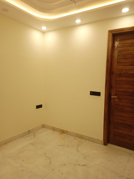 3 BHK Builder Floor For Sale in Moti Nagar