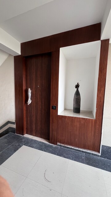 Furnished Amenities in 3.5 BHK Apartment at Swaran Villa Friends Apartments, Sector 52 – for Sale