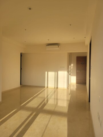 Building Lobby in 3 BHK Apartment at Shapoorji Pallonji Vicinia, Powai – for Sale