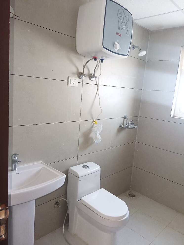 Bathroom, ace-divino 3 Bedroom 933 Sq.Ft. Apartment In Sector 1 Greater Noida Greater Noida 7951897