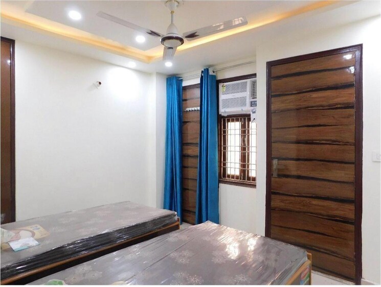 Room, dwarka mor 3.5 Bedroom 1200 Sq.Ft. Builder Floor In Dwarka Mor Delhi 7951903