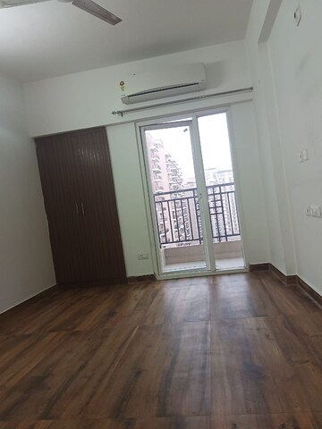 Room in 2 BHK Apartment at Ace Divino, Sector 1 Greater Noida – for Rent