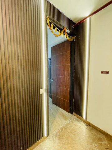 Master Bedroom in 3 BHK Apartment at Kendriya Lok Nirman CHS, Phi Iv Greater Noida – for Rent