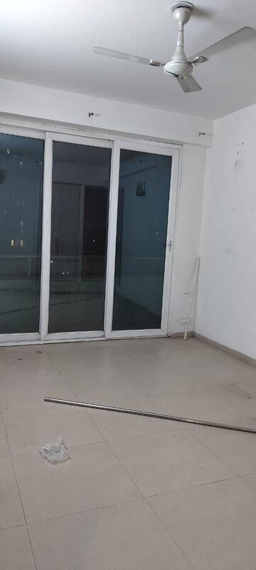 Building Lobby in 3.5 BHK Apartment at Omaxe Twin Towers, Sector 50 – for Sale