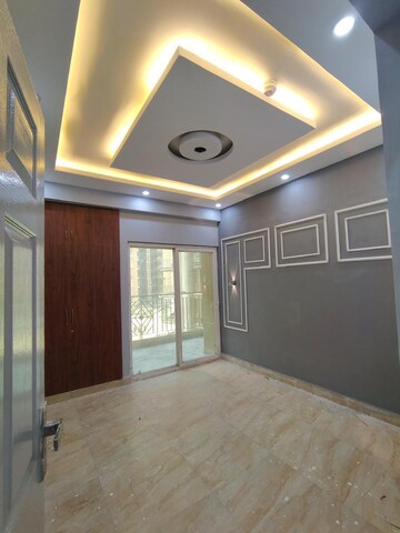 Master Bedroom in 4 BHK Apartment at Kendriya Lok Nirman CHS, Phi Iv Greater Noida – for Rent