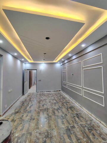 Room in 4 BHK Apartment at Kendriya Lok Nirman CHS, Phi Iv Greater Noida – for Rent