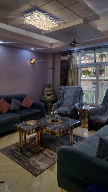 Living Room in 3.5 BHK Apartment at Mahagun Maestro, Sector 50 – for Sale