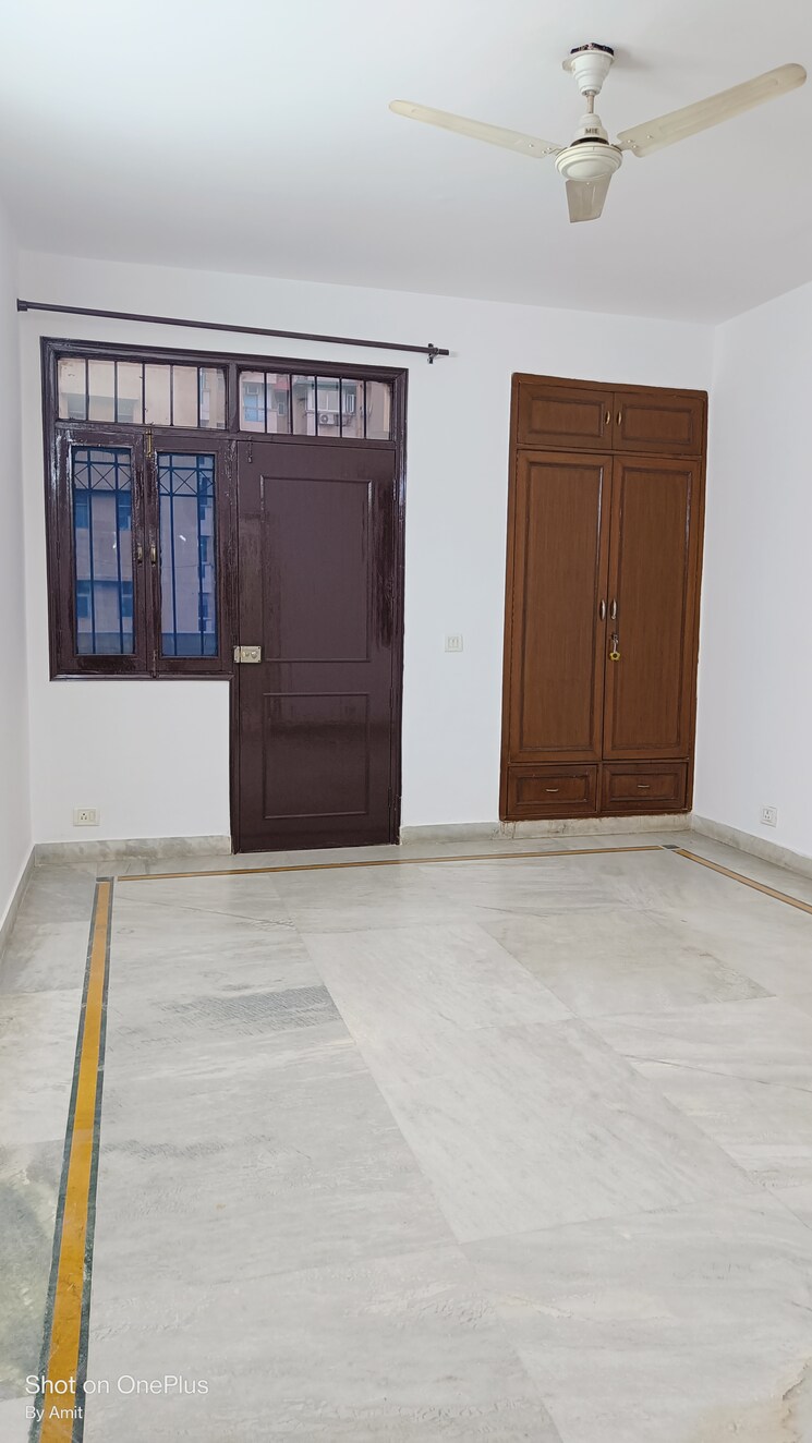 Room, sector 50 3.5 Bedroom 1690 Sq.Ft. Apartment In Sector 50 Noida 7952024