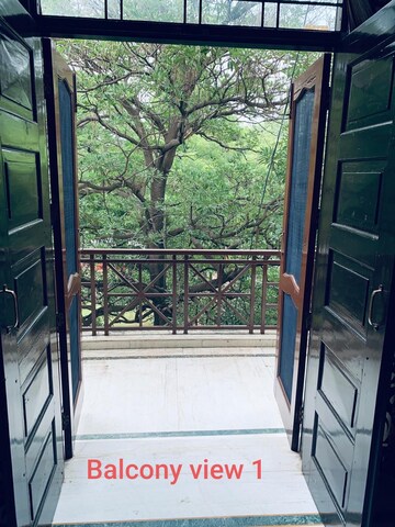 Balcony in 3 BHK Builder Floor at Ansal Sushant Lok I, Sector 43 – for Rent