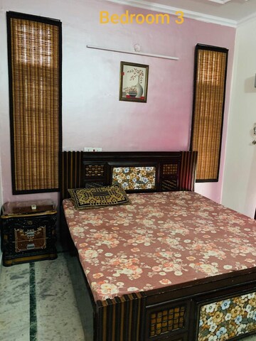 Bedroom in 3 BHK Builder Floor at Ansal Sushant Lok I, Sector 43 – for Rent