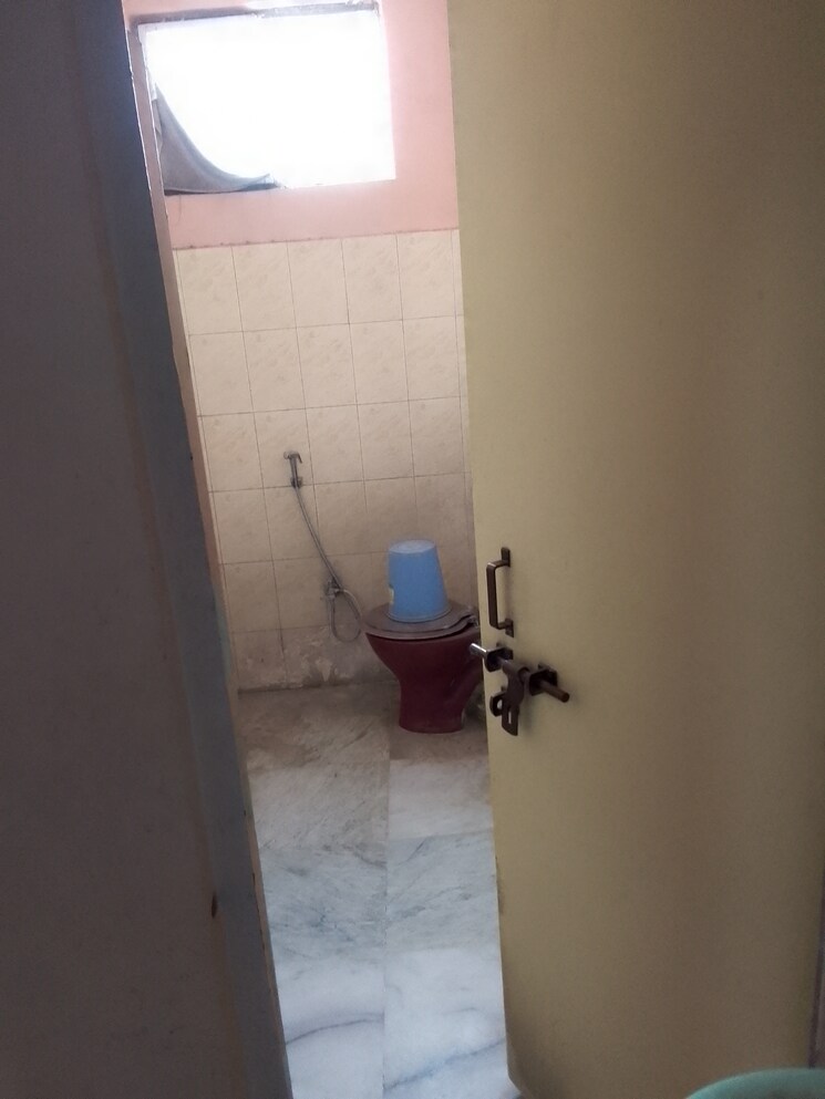 Attached Bathroom, kidwai nagar 2 Bedroom 800 Sq.Ft. Apartment In Kidwai Nagar Kanpur 7952104