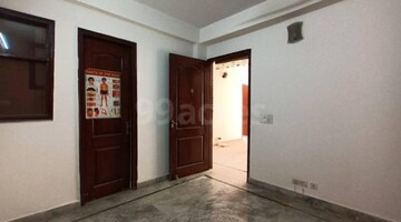 Room in 2 BHK Apartment at Mayur Vihar Phase ii – for Rent