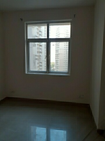 Room in 3 BHK Apartment at Mahagun Mywoods, Sector 16c Greater Noida – for Rent
