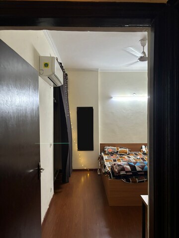 Bedroom in 2.5 BHK Apartment at Amrapali Silicon City, Sector 76 – for Rent