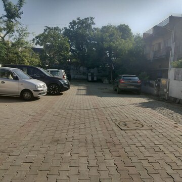 Parking in 1 BHK Apartment at Jivrajpark – for Rent
