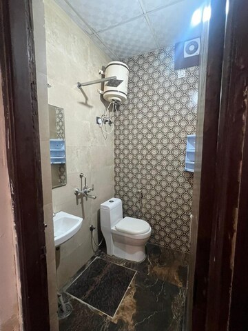 Bathroom in 1 RK Builder Floor at Ansal Sushant Lok I, Sector 43 – for Rent