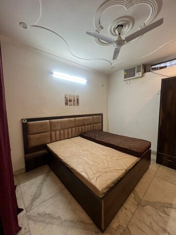 Bedroom in 1 RK Builder Floor at Ansal Sushant Lok I, Sector 43 – for Rent