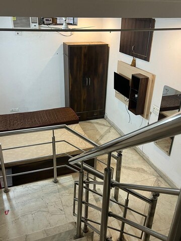 Staircase in 1 RK Builder Floor at Ansal Sushant Lok I, Sector 43 – for Rent