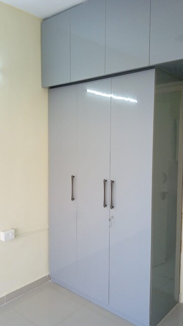 Room in 2 BHK Apartment at Pyramid Elite, Sector 86 – for Rent