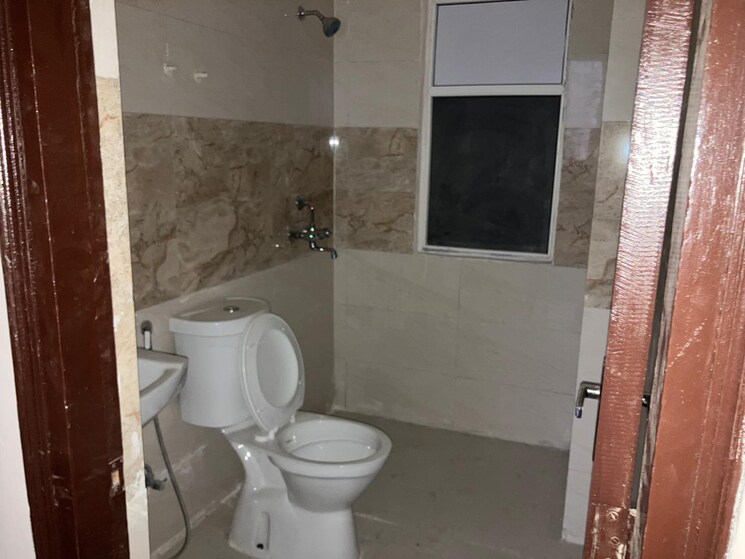 Bathroom, amrapali-golf-homes 2 Bedroom 1100 Sq.Ft. Apartment In Sector 4 Greater Noida Greater Noida 7952320