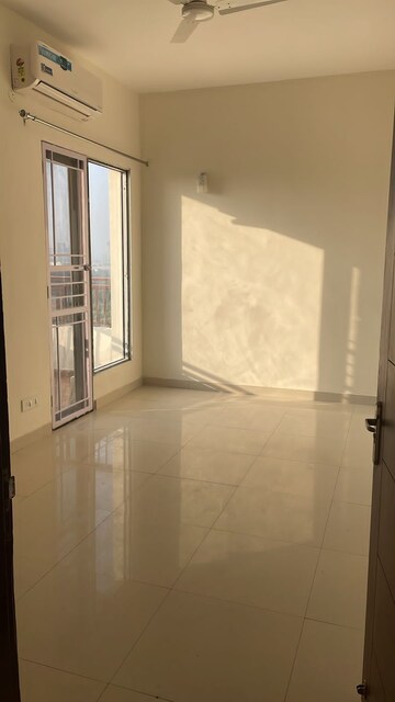 3 BHK Apartment For Rent in Unitech The Residences Sector 33, Sector 33