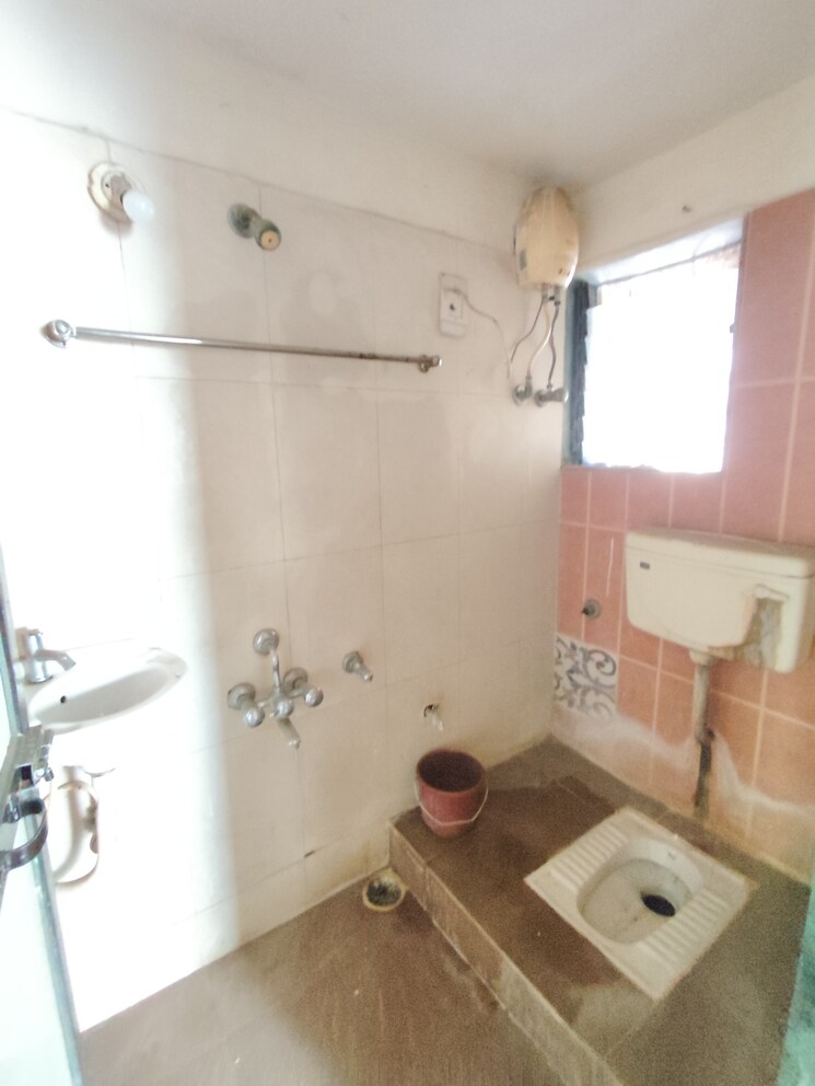 Bathroom, yashraj-park-chs 2 Bedroom 580 Sq.Ft. Apartment In Kasarvadavali Thane 7952324