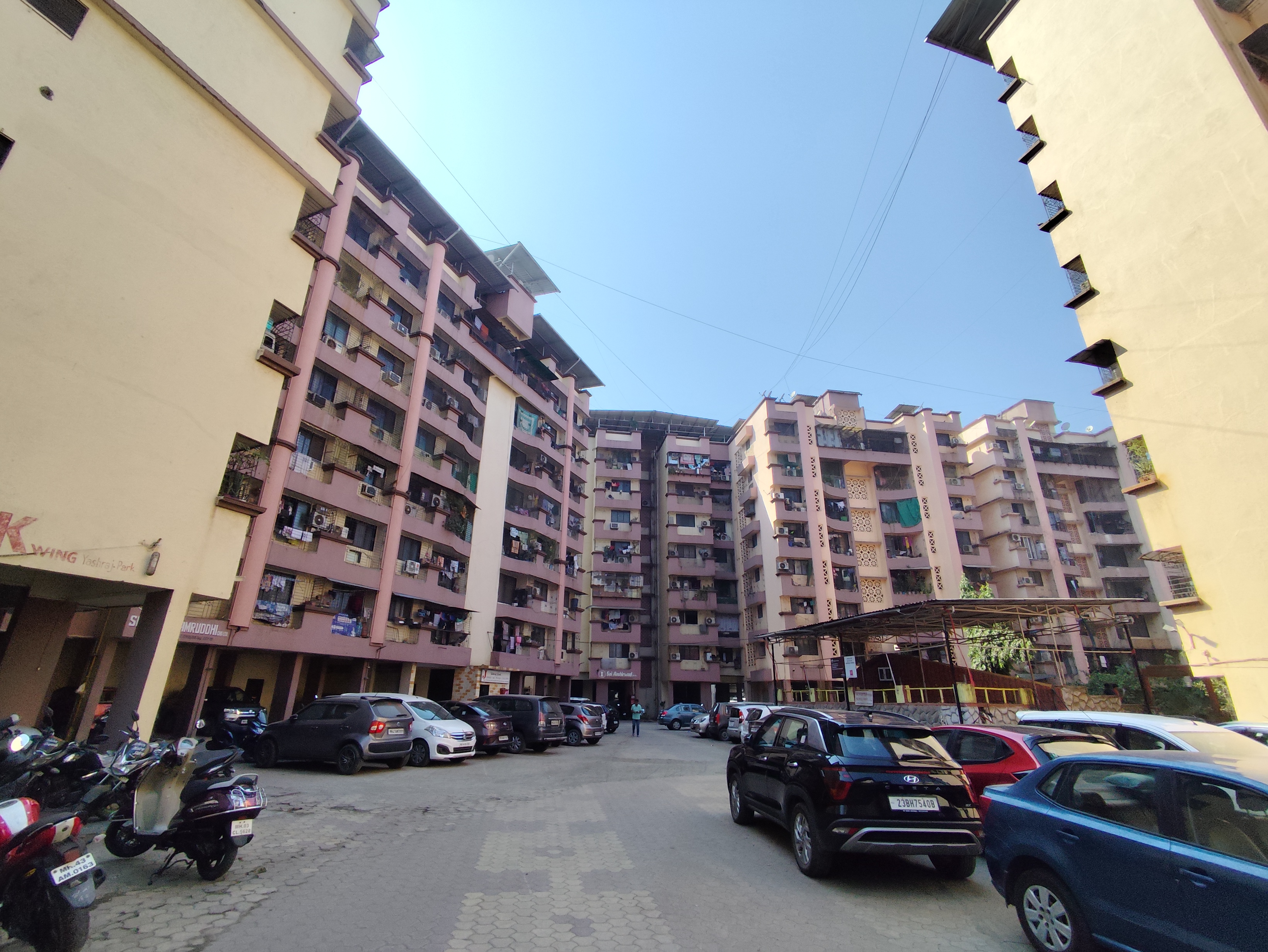 2 BHK 580 Sq.Ft. Apartment in Yashraj Park CHS