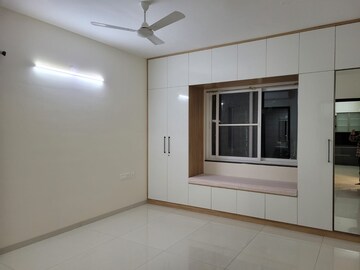 Room in 3 BHK Apartment at Jayabheri The Summit, Narsingi – for Rent
