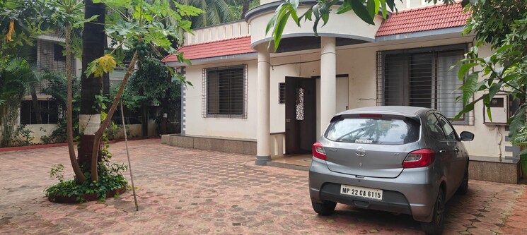  Parking, chhaya-society 4 Bedroom 3000 Sq.Ft. Villa In Chembur Mumbai 7952340