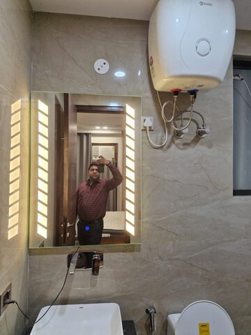 Parking in 2 BHK Builder Floor at Ansal Royale Casa, Sector 55 – for Rent