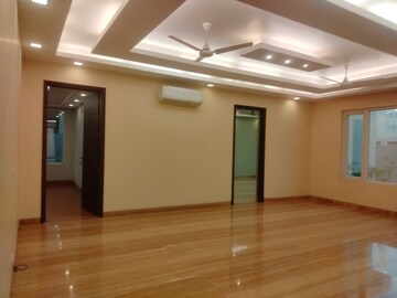 Room in 6 BHK Villa at Ghitorni – for Rent
