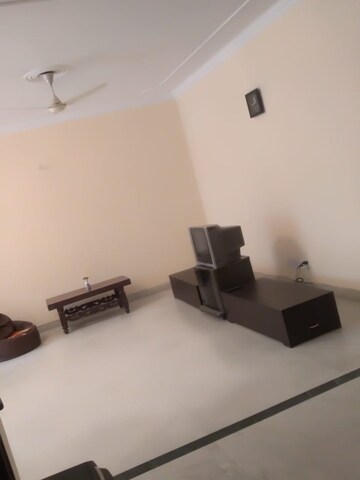 2 BHK Builder Floor For Rent in Sector 23