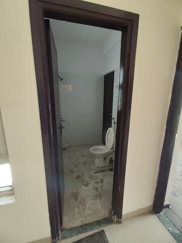 Building Lobby in 3 BHK Builder Floor at Sector 84 – for Rent
