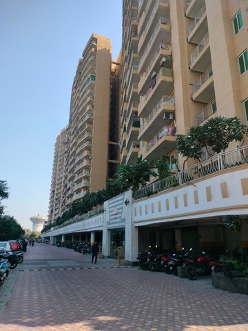 Master Bedroom in 2 BHK Apartment at Migsun Twinz, Eta Ii Greater Noida – for Rent