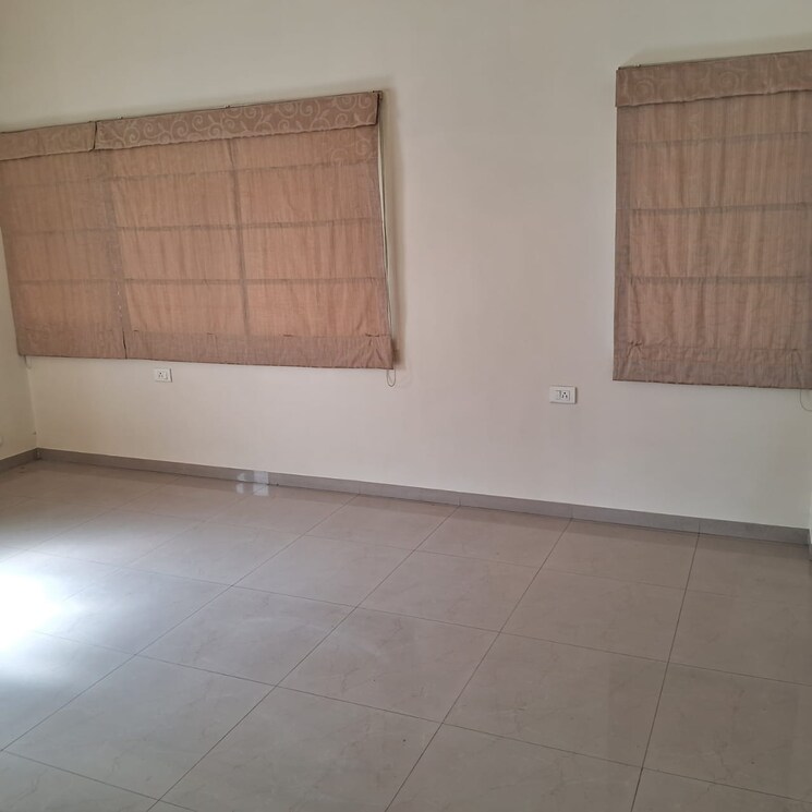 Room, la-shanz-co-operative-housing-society-ltd 2 Bedroom 1250 Sq.Ft. Apartment In Boat Club Road Pune 7952464