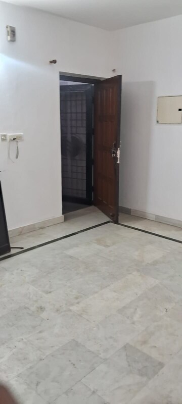 Room in 2 BHK Apartment at Migsun Vilaasa, Eta Ii Greater Noida – for Rent