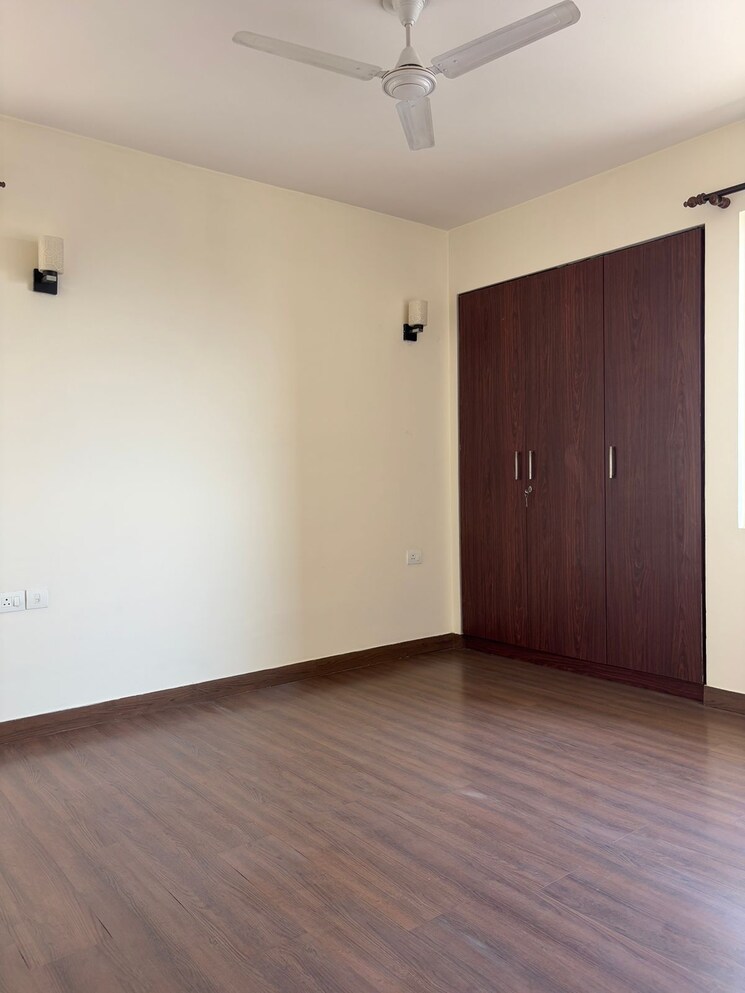 Room, tulip-ivory 4 Bedroom 2400 Sq.Ft. Apartment In Sector 70 Gurgaon 7952483