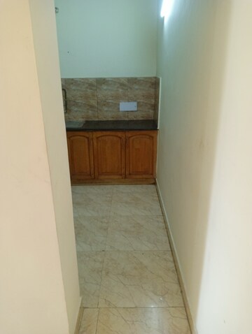 Room in 2 BHK Independent House at RWA Apartments Sector 52, Sector 52 – for Rent