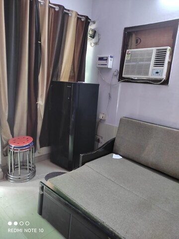 Furnished Amenities in 1 RK Apartment at Varun Enclave, Sector 28 – for Rent