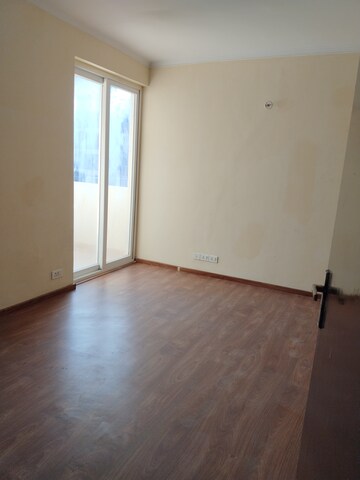 Room in 3 BHK Apartment at Amrapali Leisure Park, Amrapali Leisure Valley – for Rent