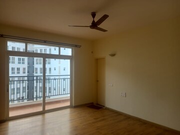 Room in 2 BHK Apartment at Rohan Vasantha, Marathahalli – for Rent