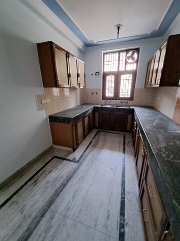 Kitchen in 3 BHK Builder Floor at Sector 40 – for Rent