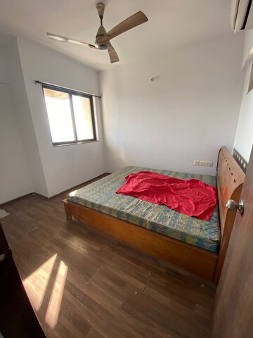 Bedroom in 2.5 BHK Apartment at Lodha Elite, Dombivli East – for Rent