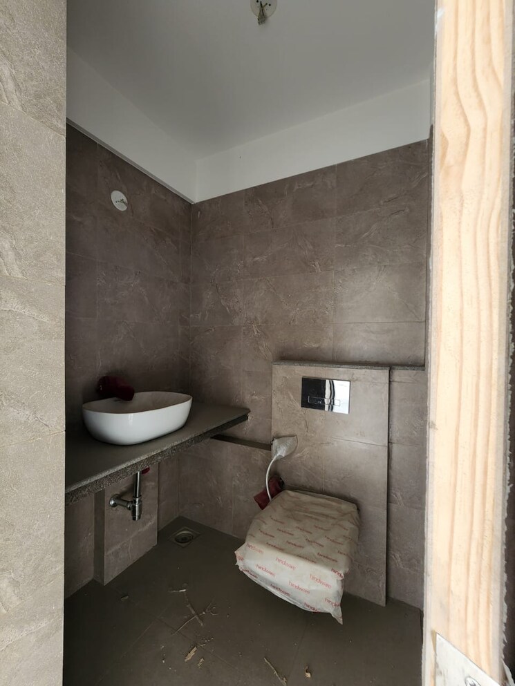 Bathroom, godrej-nest-kandivali 2 Bedroom 606 Sq.Ft. Apartment In Kandivali East Mumbai 7952725
