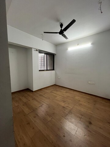 Room in 2.5 BHK Apartment at Lodha Palava Clara E to I, Dombivli East – for Rent