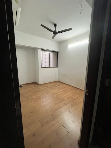 Room in 2.5 BHK Apartment at Lodha Palava Clara E to I, Dombivli East – for Rent