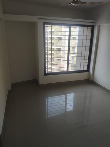 Room in 2.5 BHK Apartment at Gemini Grand Bay, Manjari – for Rent