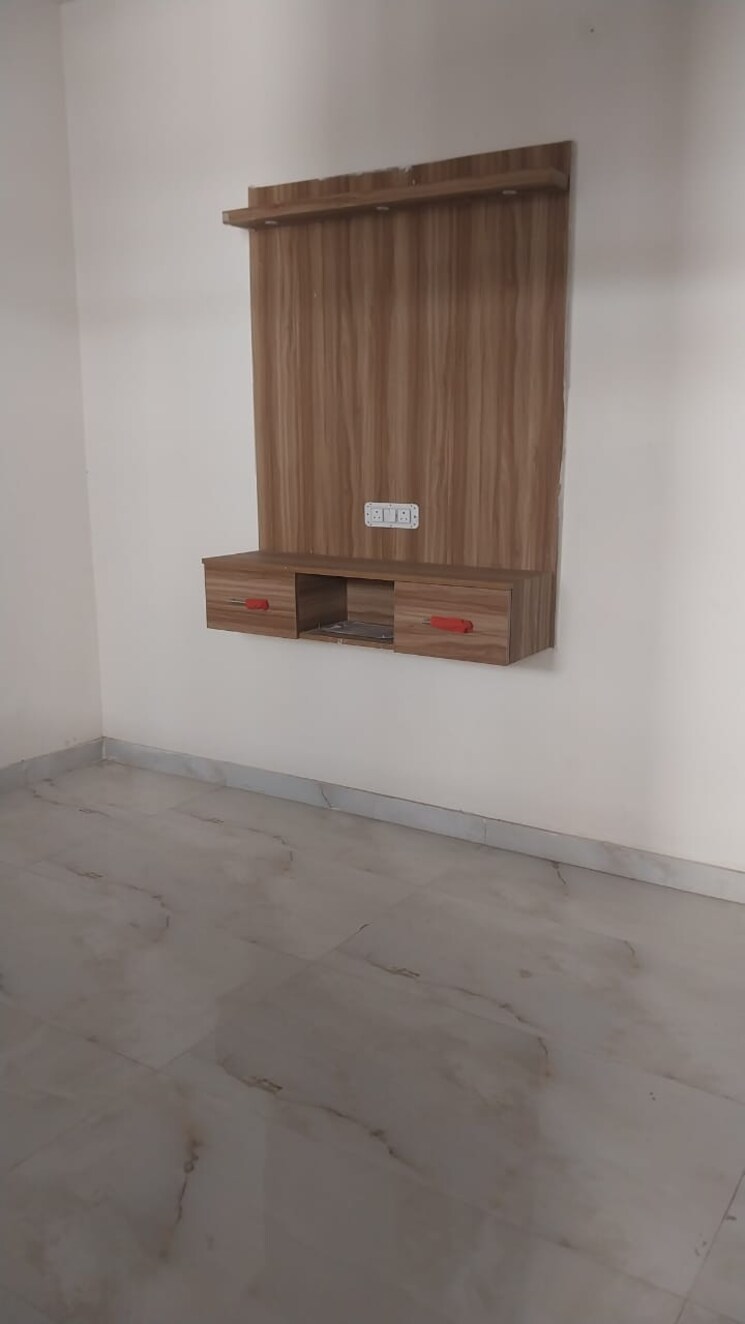 Room, krishna-enclave-morta 3 Bedroom 85 Sq.Yd. Villa In Morta Ghaziabad 7952810