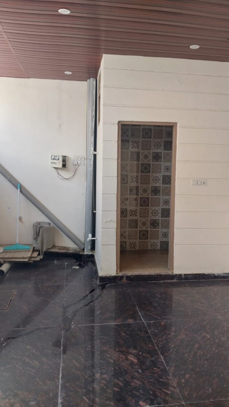 Balcony, krishna-enclave-morta 3 Bedroom 85 Sq.Yd. Villa In Morta Ghaziabad 7952810